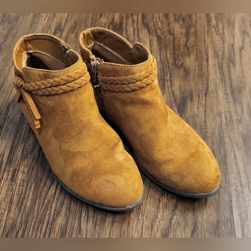 Cat and Jack Faux Suede Brown Girls Booties Size 3